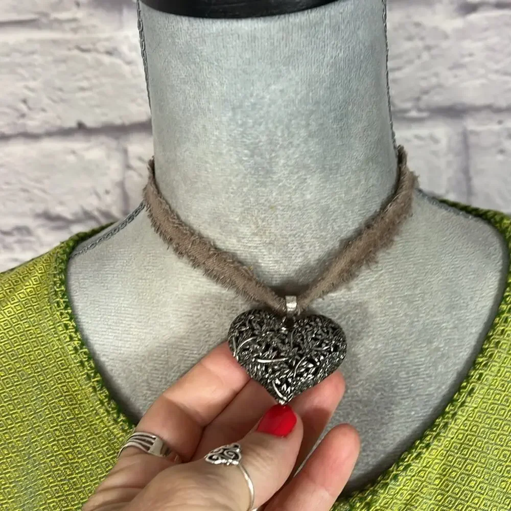 Handmade/Upcycled Shabby Chic Silver Filigree Heart Pendant Necklace